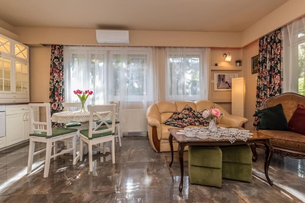 Szabi Buda New Terrace Будапеща Екстериор снимка